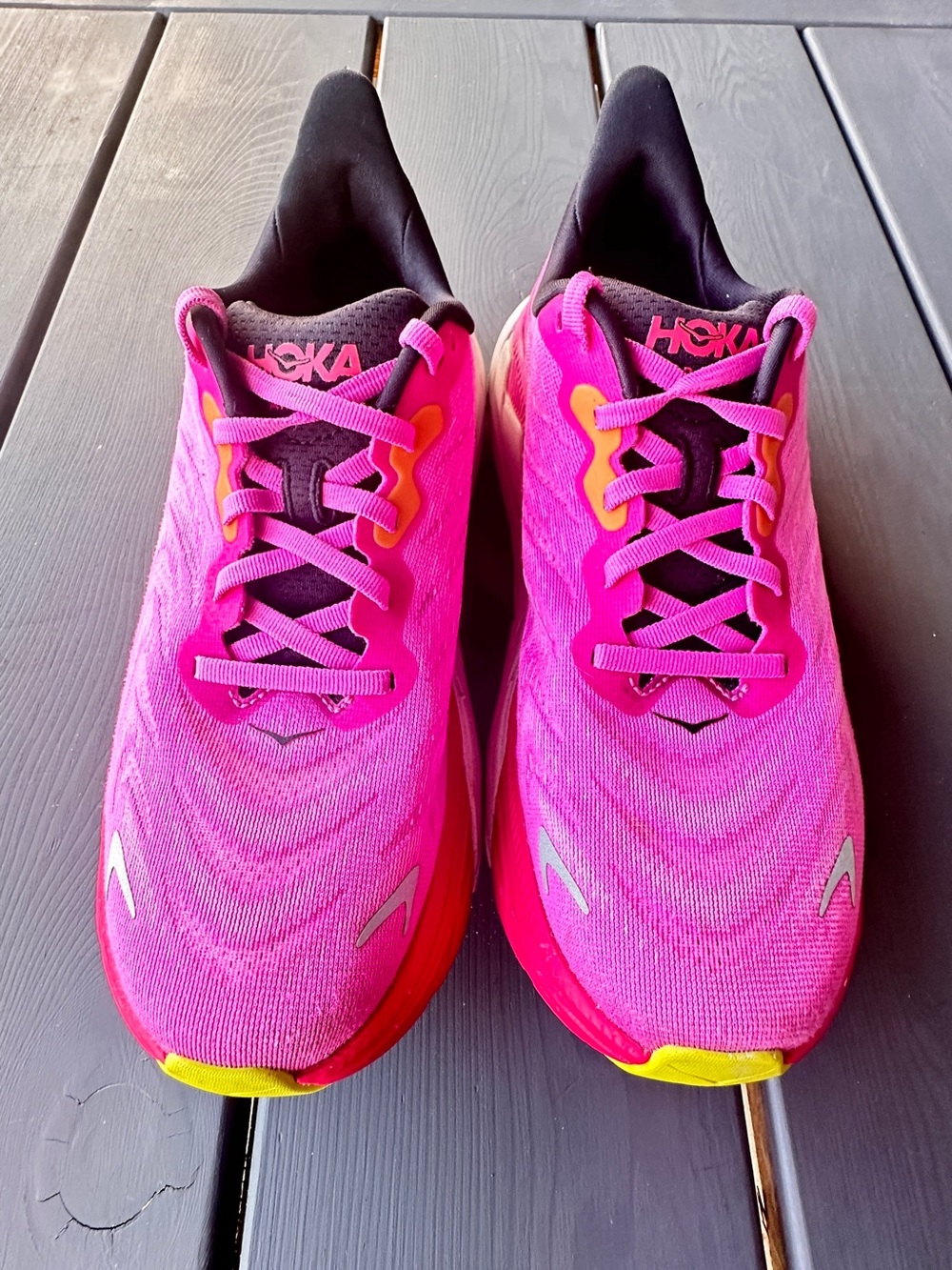 Hoka One One HOKA Arahi 6. Size 9.